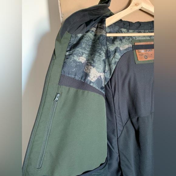 *SOLD* Dakine Parsons Gore-Tex Insulated Jacket - Picture 5 of 15